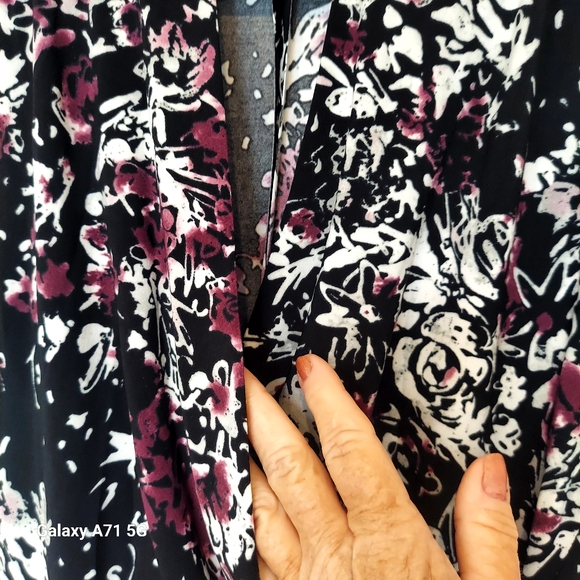 NWT Kamali Kulture Cap Sleeve Side Draped Dress Black Abstract Floral Sz… - Picture 13 of 17